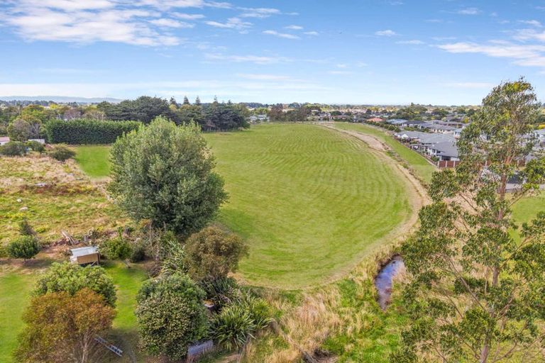 Photo of property in 2 Barnett Drive, Marton, 4710