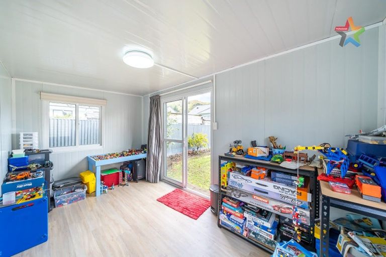 Photo of property in 93 Seddon Street, Naenae, Lower Hutt, 5011