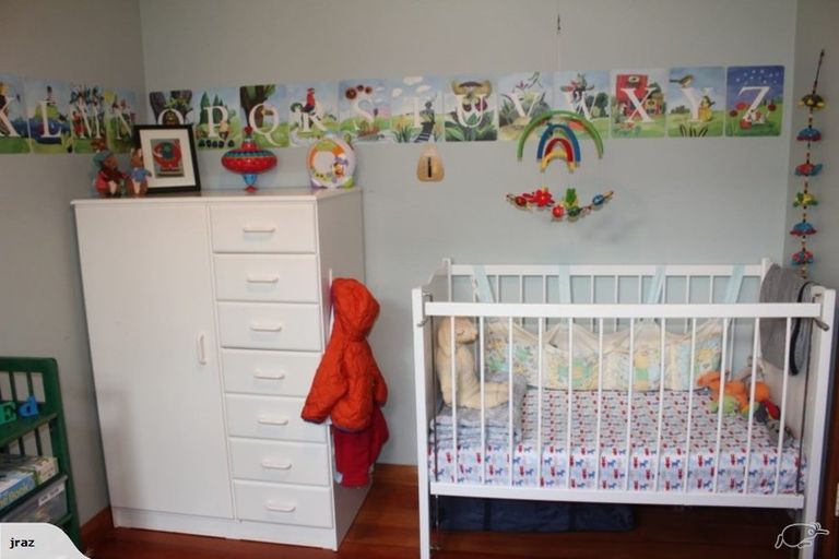 Photo of property in 9 Woburn Road, Northland, Wellington, 6012