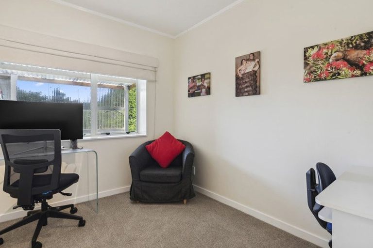Photo of property in 767 East Coast Road, Northcross, Auckland, 0630