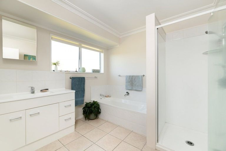 Photo of property in 22 Hibiscus Avenue, Mount Maunganui, 3116