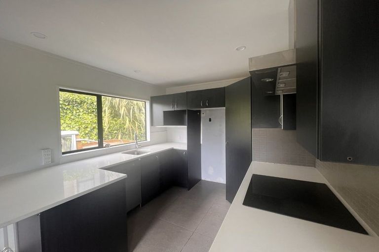 Photo of property in 17 Jasmine Grove, Maungaraki, Lower Hutt, 5010