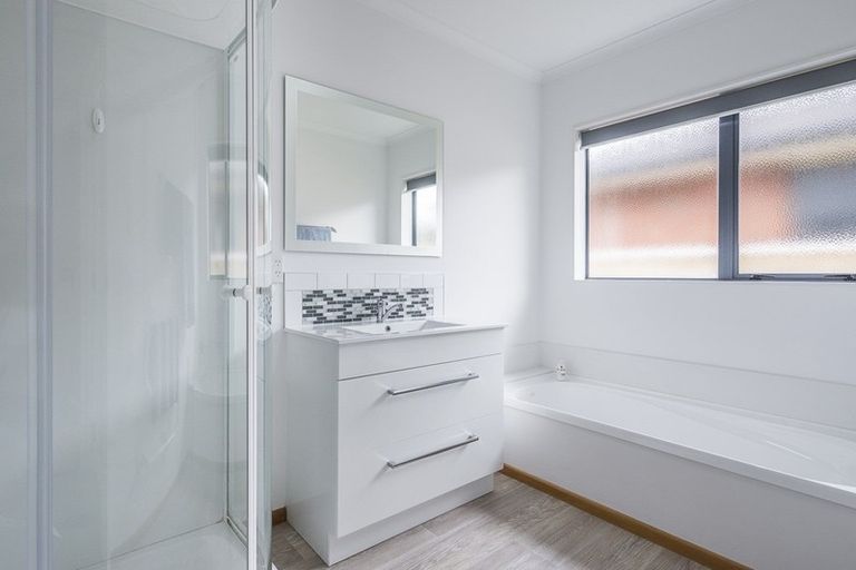 Photo of property in 4 The Avenue, Paraparaumu Beach, Paraparaumu, 5032