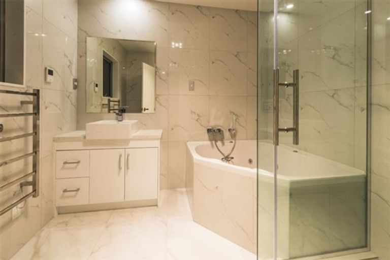 Photo of property in 69 Rosewell Crescent, Flat Bush, Auckland, 2019