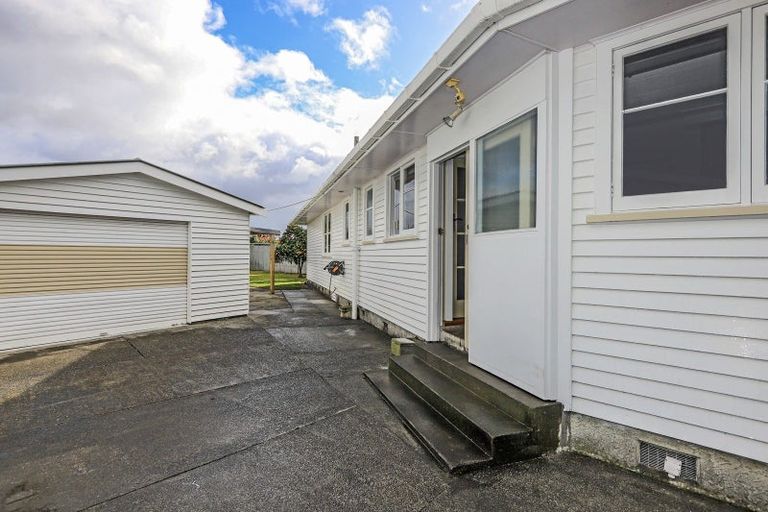 Photo of property in 24 Magdalen Crescent, Pirimai, Napier, 4112