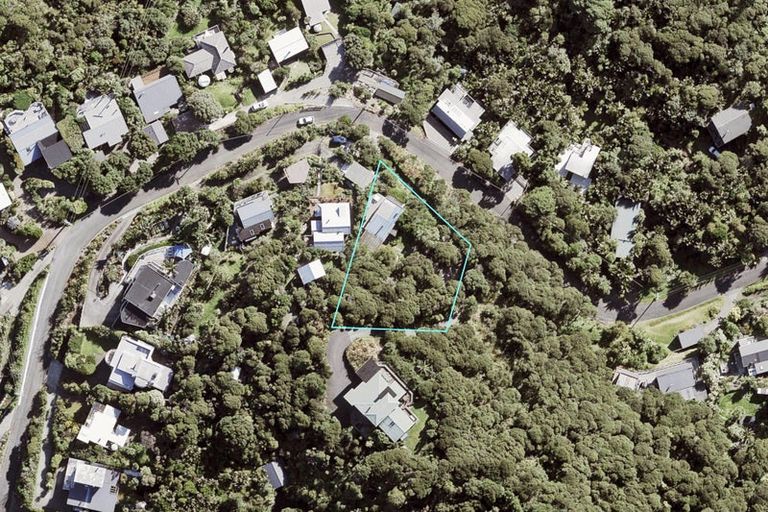 Photo of property in 42 Rayner Road, Piha, 0772