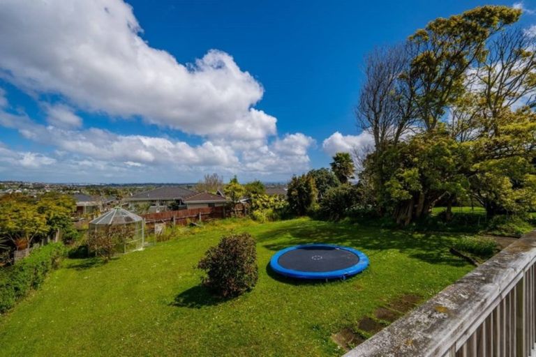 Photo of property in 46 Bleakhouse Road, Howick, Auckland, 2014