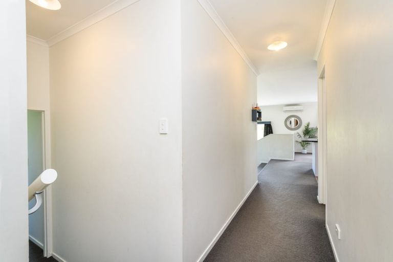 Photo of property in 34 Ruapehu Drive, Fitzherbert, Palmerston North, 4410