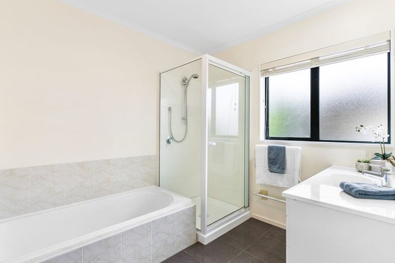 Photo of property in 2/22 Ardagh Place, Dannemora, Auckland, 2016