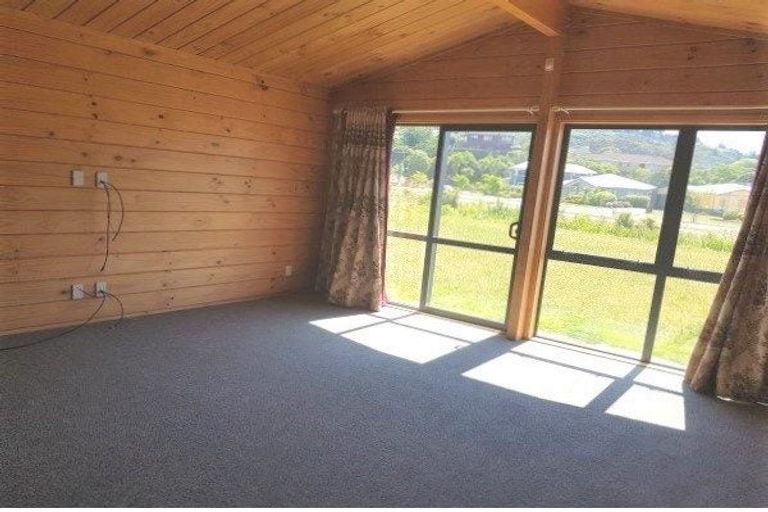 Photo of property in 18 Leadline Place, Whitby, Porirua, 5024