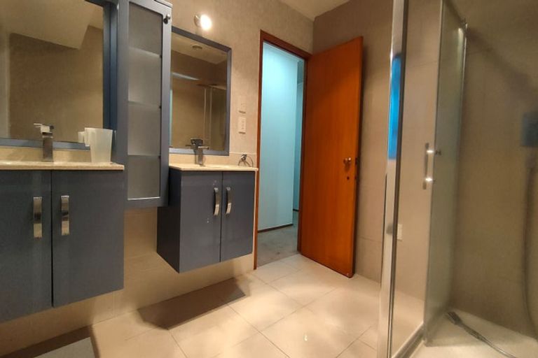 Photo of property in 40 Pigeon Mountain Road, Half Moon Bay, Auckland, 2012