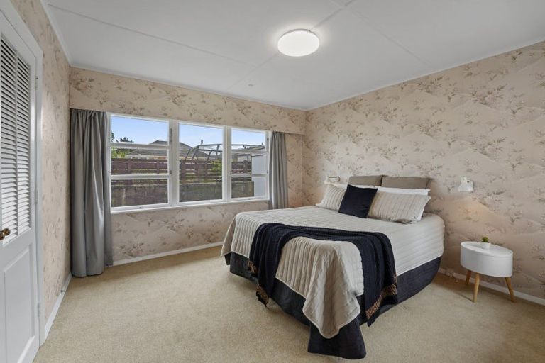 Photo of property in 21 Hall Grove, Ebdentown, Upper Hutt, 5018