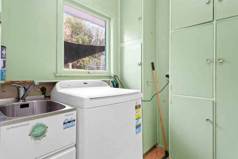 Photo of property in 5 Adams Place, Te Kamo, Whangarei, 0112