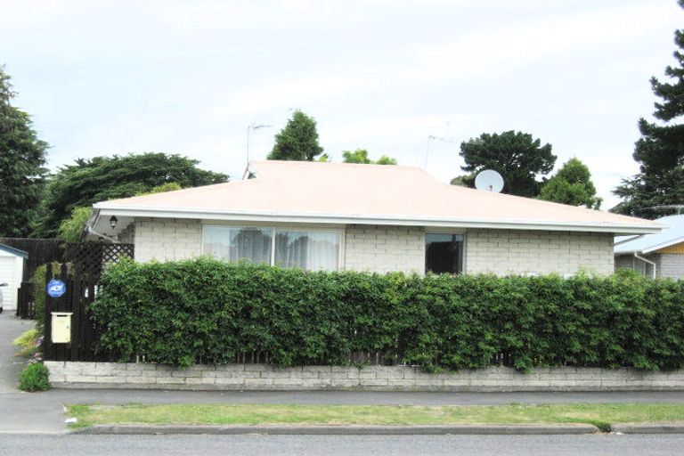 Photo of property in 122 Hay Street, Bromley, Christchurch, 8062