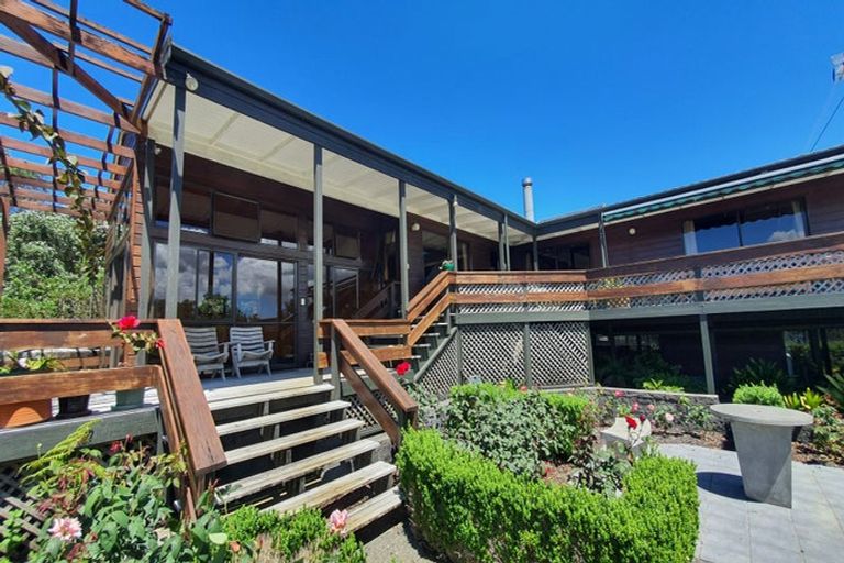 Photo of property in 76 Brick Bay Drive, Sandspit, Warkworth, 0982