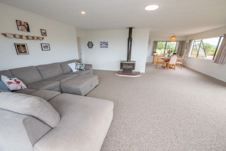 Photo of property in 69 Stratford Drive, Cable Bay, 0420