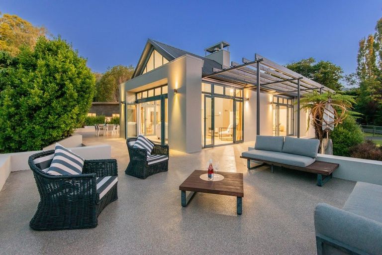 Photo of property in 105 Gladstone Road South, Dalmore, Dunedin, 9010