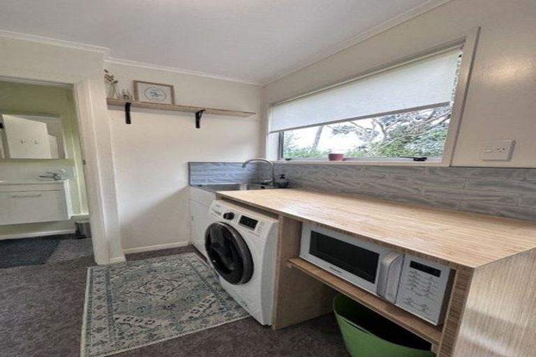 Photo of property in 2 Corlett Road, Plimmerton, Porirua, 5026
