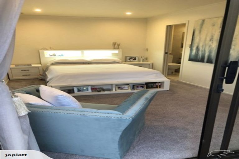 Photo of property in 31 Squirrel Lane, Browns Bay, Auckland, 0630