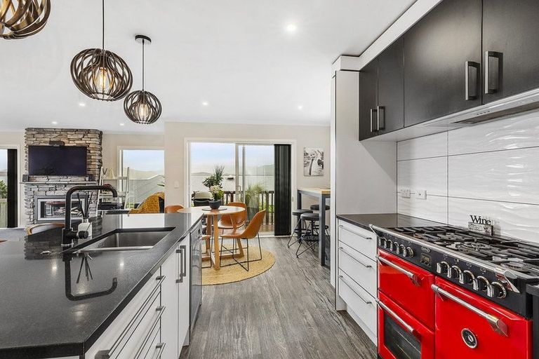 Photo of property in 152 Endeavour Drive, Whitby, Porirua, 5024