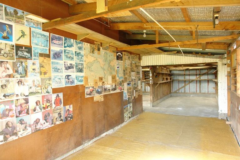 Photo of property in 28 Hussey Street, Waverley, 4510