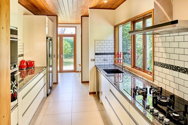 Photo of property in 5 Ngaio Street, Eastbourne, Lower Hutt, 5013