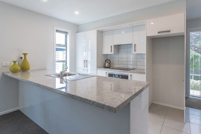 Photo of property in 27a Ranui Terrace, Tawa, Wellington, 5028