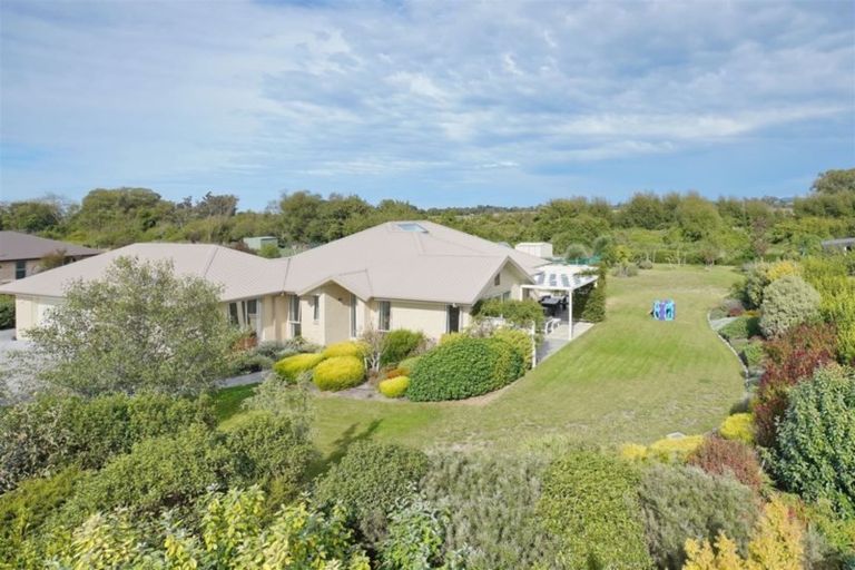 Photo of property in 14 Riverside Way, Amberley, 7410