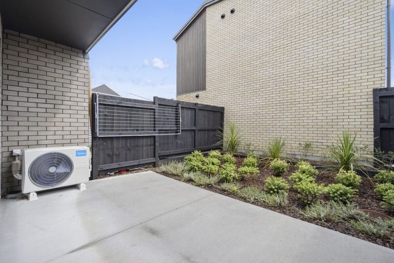 Photo of property in 104 Te Tihi Street, Wiri, 2104