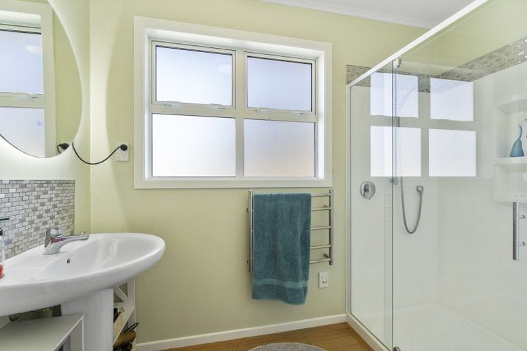 Photo of property in 4 Kowhai Street, Otaki Beach, Otaki, 5512