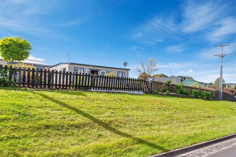Photo of property in 121 Rangatira Drive, Mangakino, 3421