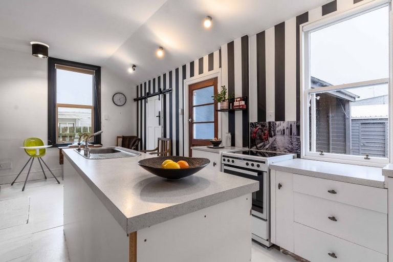 Photo of property in 224 Park Street, Winton, 9720