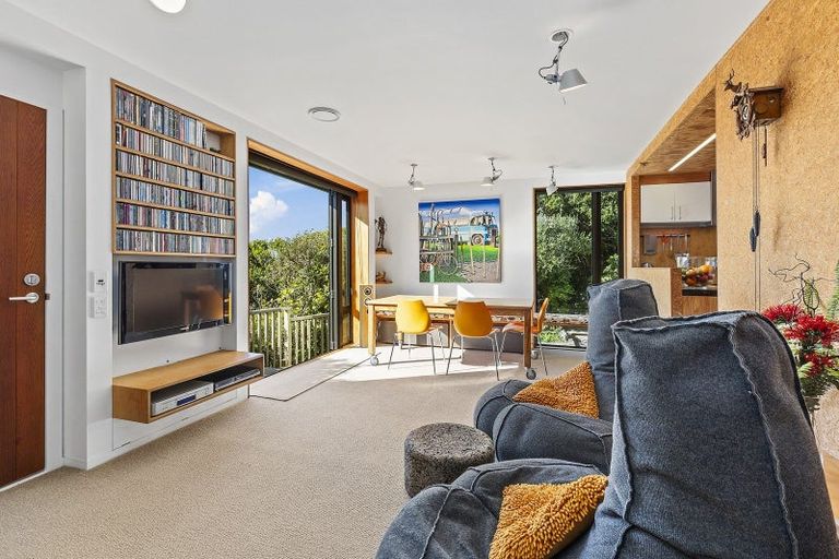 Photo of property in 127a Makara Road, Karori, Wellington, 6012