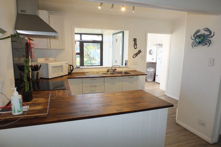 Photo of property in 13 Linklater Avenue, Foxton Beach, Foxton, 4815