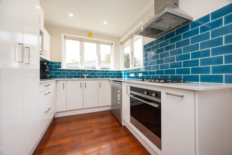 Photo of property in 38 Crewe Crescent, Hokowhitu, Palmerston North, 4410