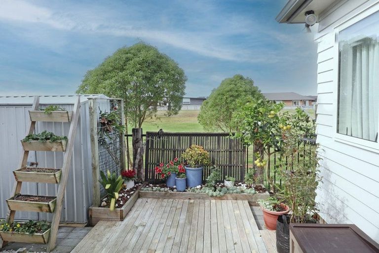 Photo of property in 11 Kamahi Crescent, Papamoa Beach, Papamoa, 3118