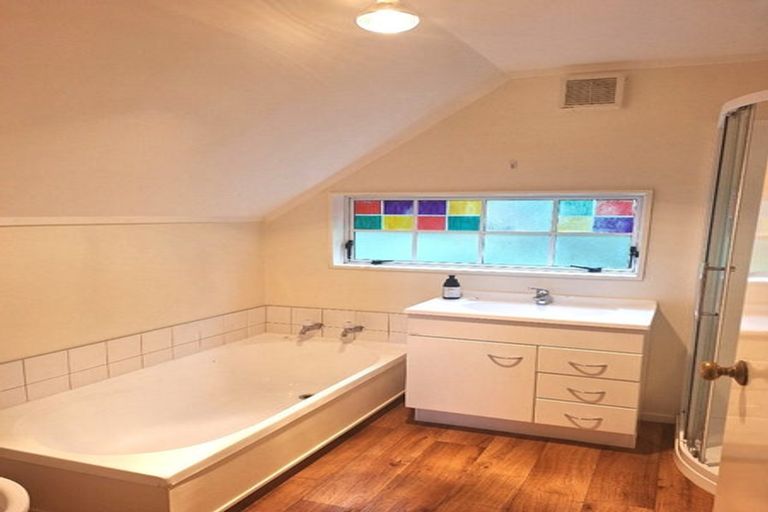 Photo of property in 17b Percy Dyett Drive, Karori, Wellington, 6012