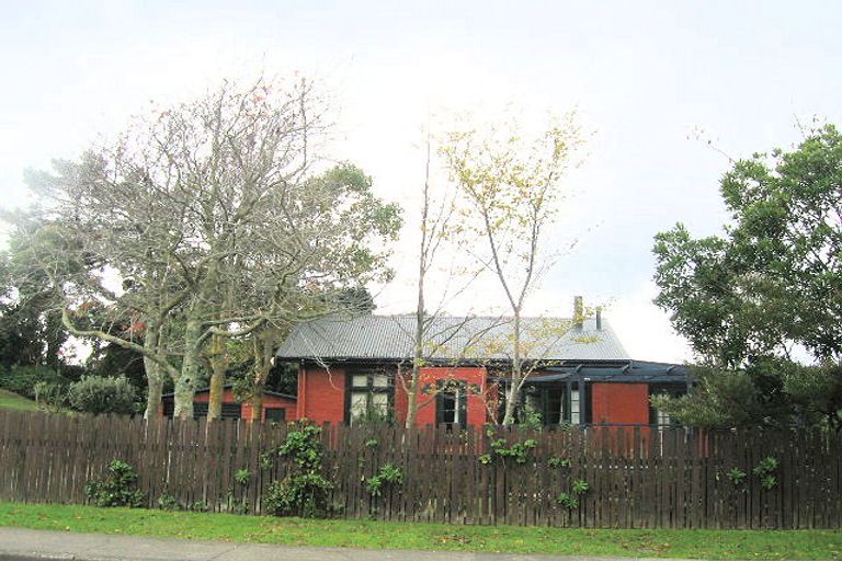 Photo of property in 22 Marere Avenue, Paraparaumu, 5032