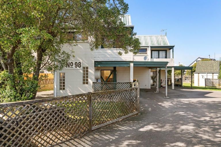Photo of property in 98a Karewa Parade, Papamoa Beach, Papamoa, 3118