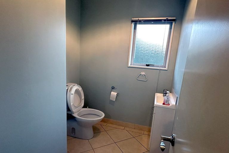 Photo of property in 5 Swain Grove, Riverstone Terraces, Upper Hutt, 5018