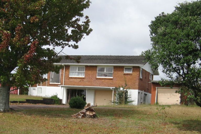 Photo of property in 113 Colwill Road, Massey, Auckland, 0614