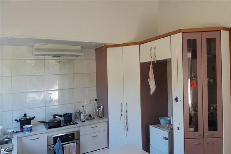 Photo of property in 12 Pendene Place, Forrest Hill, Auckland, 0620