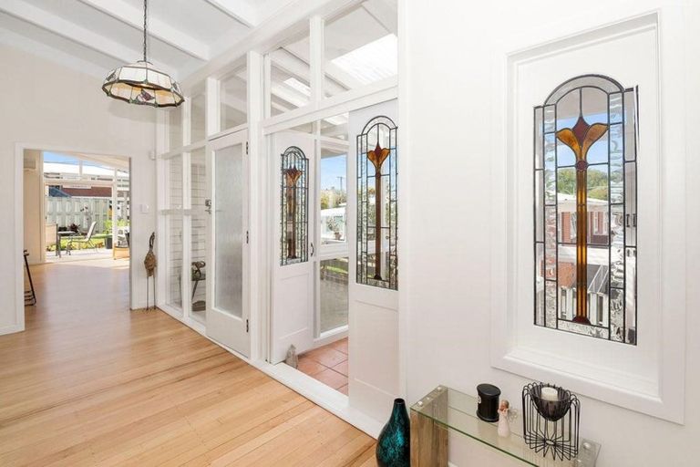 Photo of property in 11 Tiroroa Avenue, Te Atatu South, Auckland, 0610