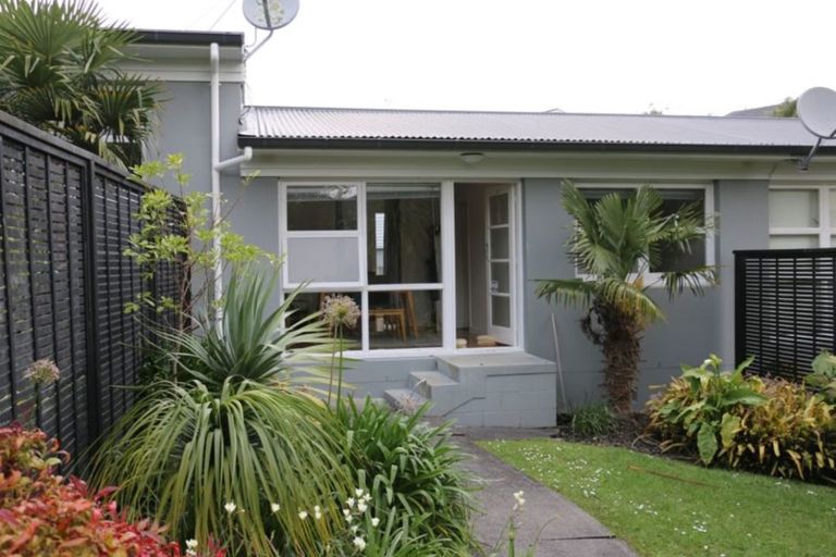 Photo of property in 3/9 Fifeshire Street, Belmont, Auckland, 0622