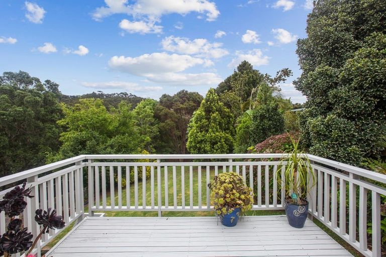 Photo of property in 7 Napuka Road, Henderson Valley, Auckland, 0612