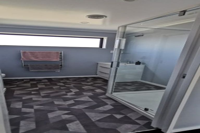 Photo of property in 12 John Harris Way, Te Marua, Upper Hutt, 5018