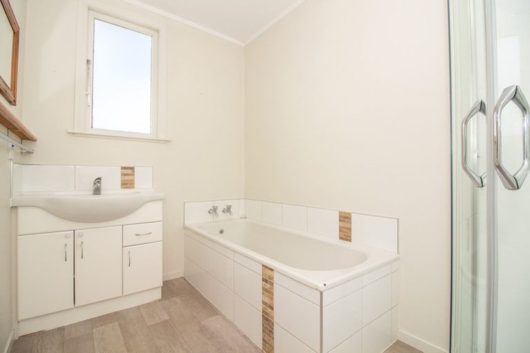 Photo of property in 42 Wakefield Street, Westport, 7825