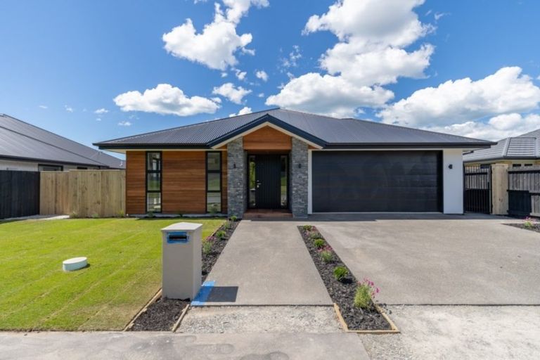 Photo of property in 16 Roys Street, Marshland, Christchurch, 8083