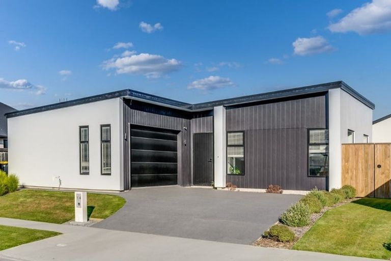 Photo of property in 14 Bunz Road, Halswell, Christchurch, 8025