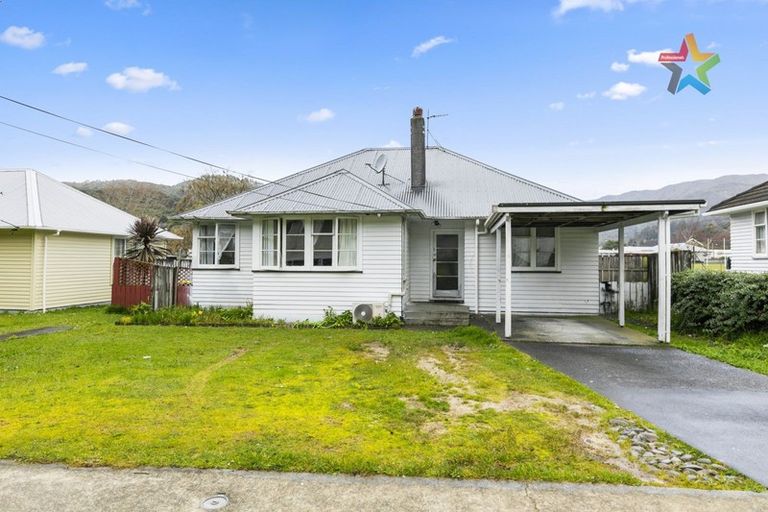 Photo of property in 133 George Street, Stokes Valley, Lower Hutt, 5019